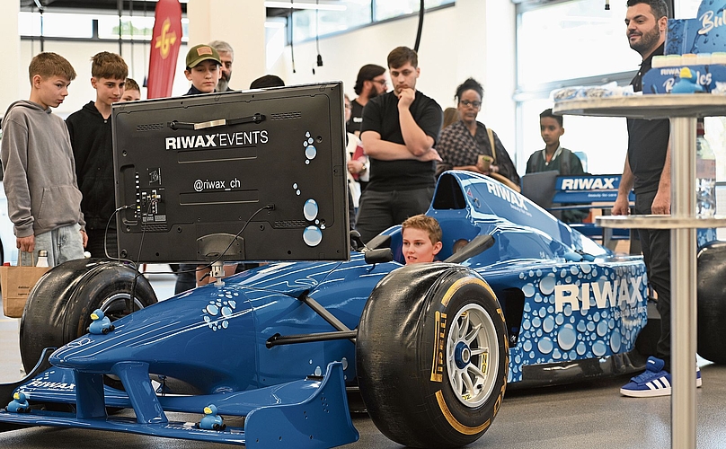Der Formel-1-Simulator stand bei den Kindern und Jugendlichen hoch im Kurs.