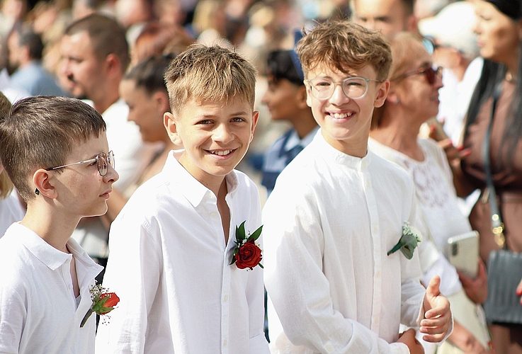 Die beiden Schüler strahlen um die Wette.Bild: Gabriela Studer Die beiden Schüler strahlen um die Wette.Bild: Gabriela Studer