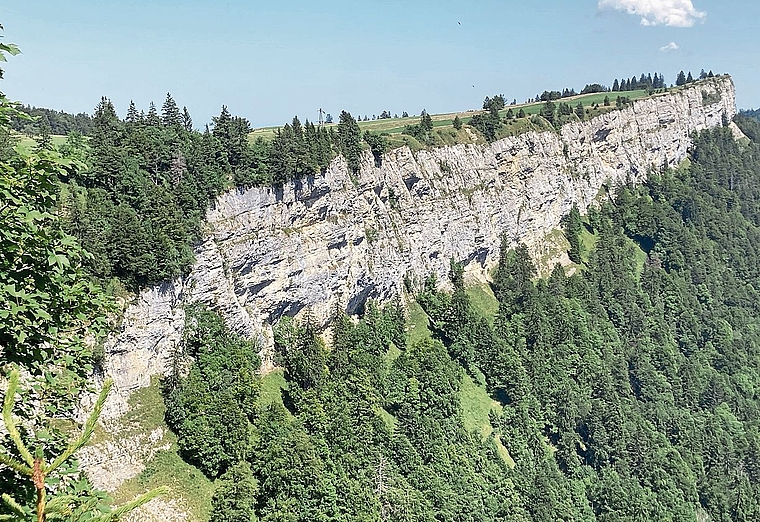 Imposante Ausblicke erwarten die Wanderer auf ihrem Rundgang.Bild: zvg