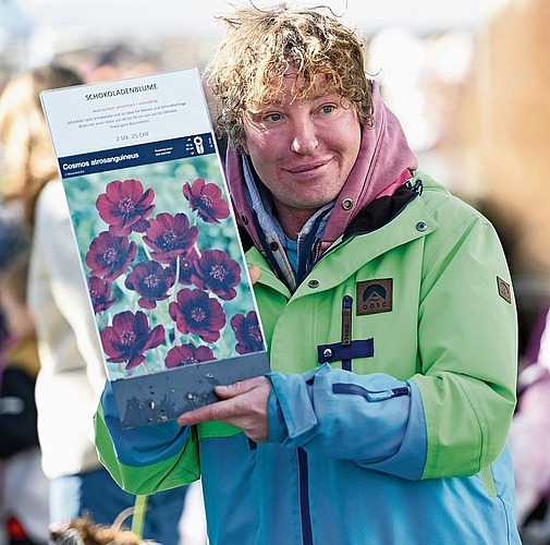 Blumenhändler hatten bei den frühlingshaften Temperaturen regen Zulauf.