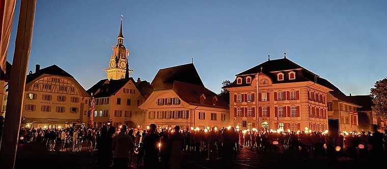Das Kinderfest findet mit dem Fackelumzug seinen stimmungsvollen Abschluss mitten in der Zofinger Altstadt.Bild: zvg