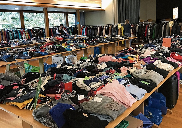 Eine grosse Auswahl wartet an der Winterkleiderbörse auf neue Besitzer.BILD: ZVG