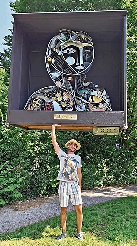 Tim Glanzmann lässt kinetische Objekte und Maschinen aus Eisen, Blech oder Styropor entstehen.Bilder: zvg Tim Glanzmann lässt kinetische Objekte und Maschinen aus Eisen, Blech oder Styropor entstehen.Bilder: zvg