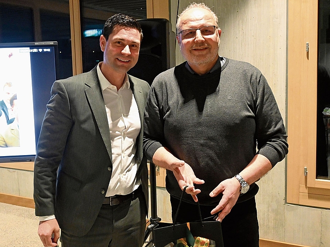 Der Präsident des Aargauischen Gewerbeverbands, Benjamin Giezendanner, verdankte Kurt Moor die Arbeit, die er in den vergangenen 17 Jahren für den Gewerbeverein Rothrist geleistet hatte.