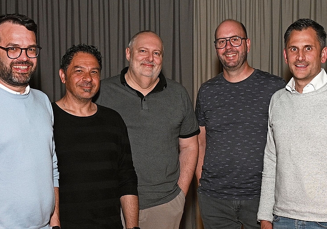 Die Neumitglieder (von links): Ivo Bolliger-Voger (Immo Bolliger AG), Maurizio Fella (Schriftart Fella Gmbh), Claudio Romere (c.romere, Ingenieurbüro), Mike Buchschacher (Schriftart Fella Gmbh) und Stefano Di Giusto (Burki Scherer).Bild: Manuel Arno