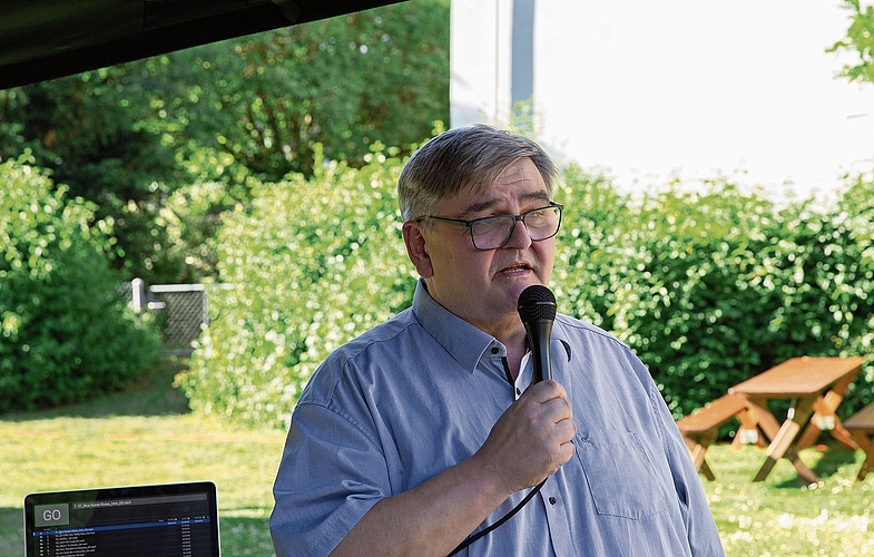 Stadtpräsident Hans-Ulrich Schär eröffnete das Jugendfest. Stadtpräsident Hans-Ulrich Schär eröffnete das Jugendfest.