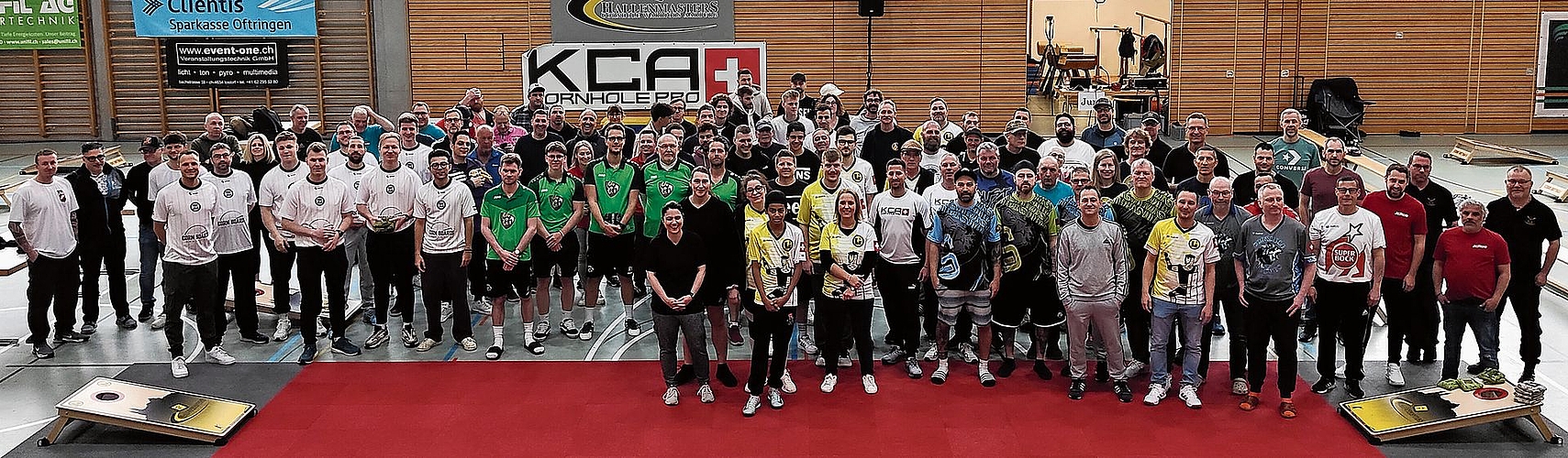 Viele Cornhole-Spieler und -Fans beteiligten sich Hallenmasters der Cornhole Warriors im letzten Jahr.Bild: zvg