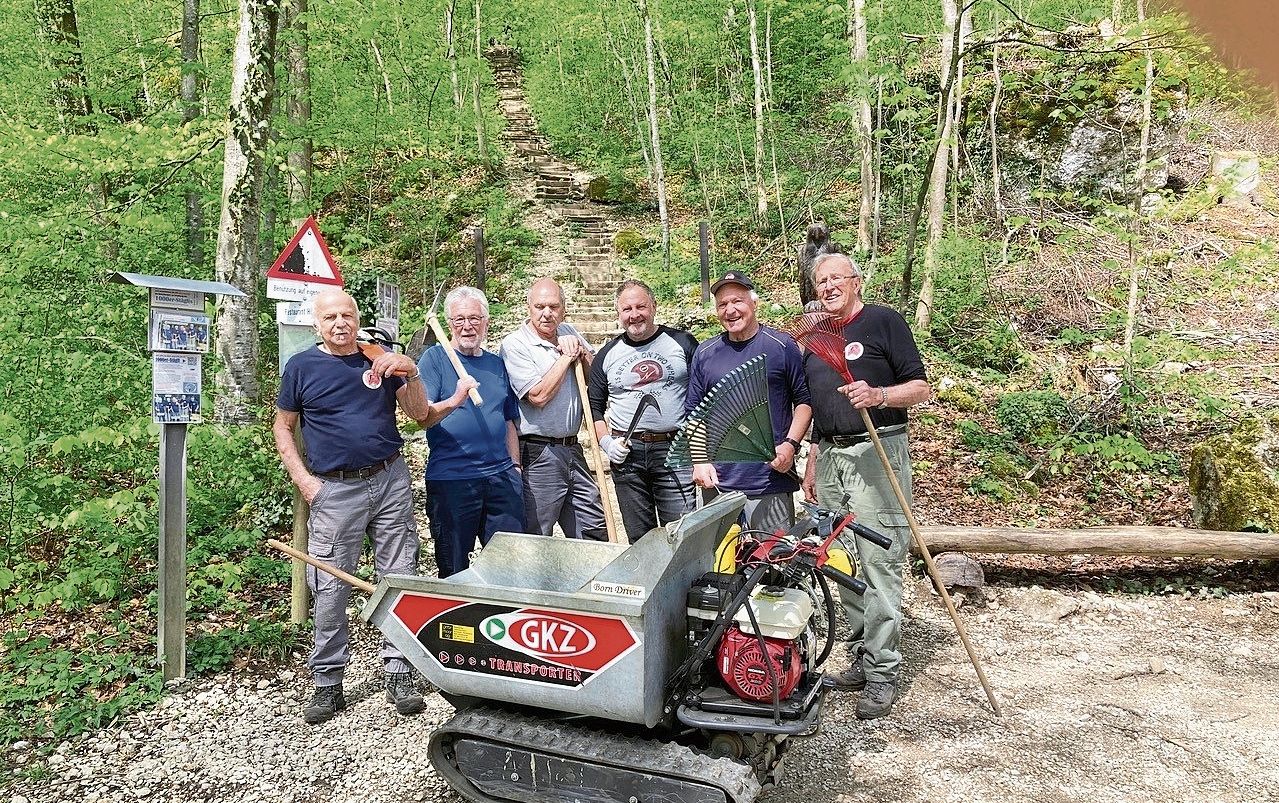 Die freiwilligen «Born-Ranger» mit (v.l.): Rolf Wullschleger, Hans Schürch, Kurt Hilfiker, Andy Flükiger, Bruno Muntwyler und Guido Vonäsch.Bild: Bruno Muntwyler