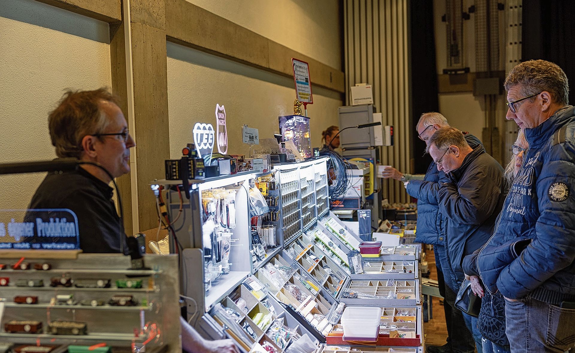 Der Stand mit den LED-Lichtern stiess auf grosses Interesse.