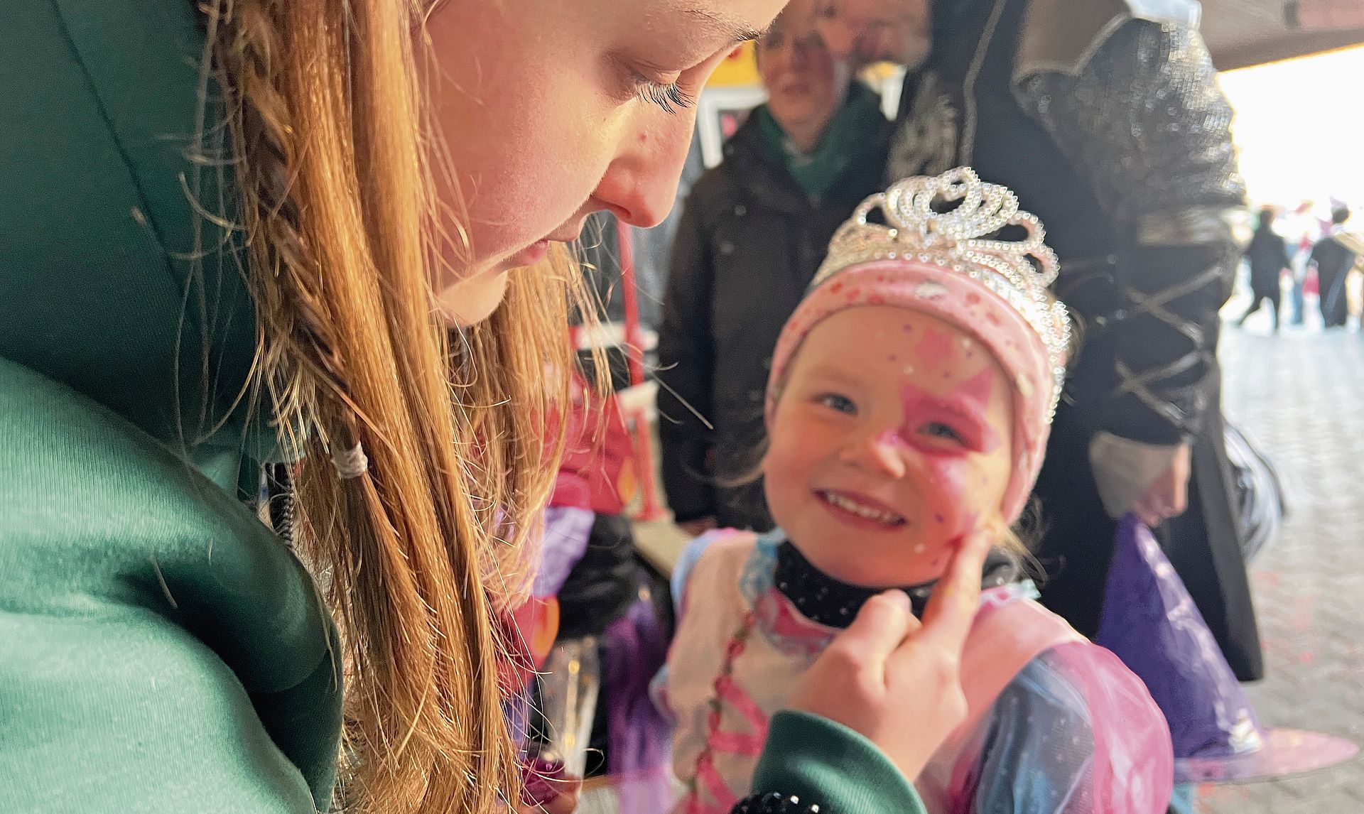 Beim Kinderschminken wurde Fiona aus Reiden zur Prinzessin.