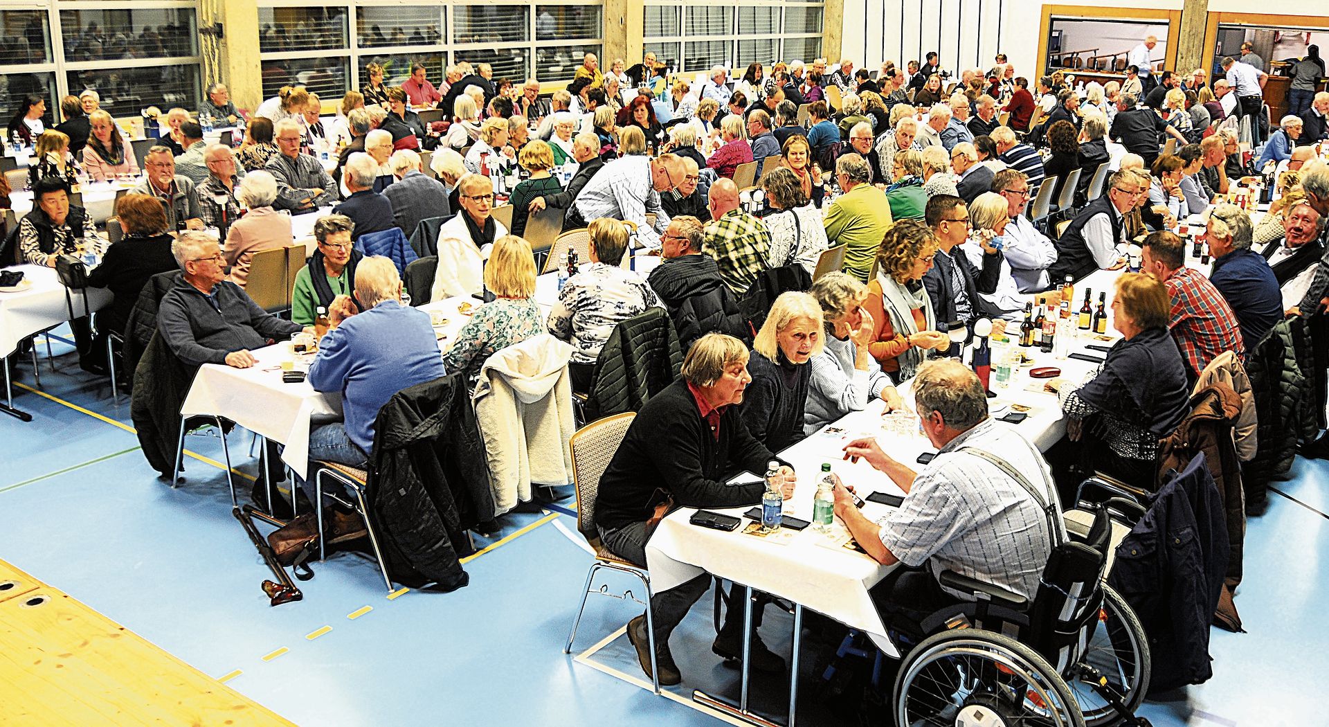 Fast volle Mehrzweckhalle: Der Anlass der Trachtengruppe war gut besucht. Fast volle Mehrzweckhalle: Der Anlass der Trachtengruppe war gut besucht.