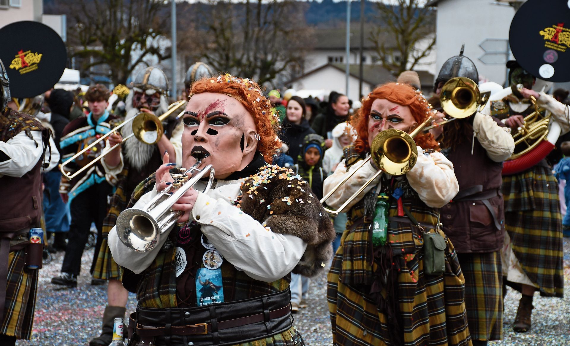 Die Sträggelebrätscher hatten das Motto e Schott näme mer no.. Die Sträggelebrätscher hatten das Motto e Schott näme mer no..