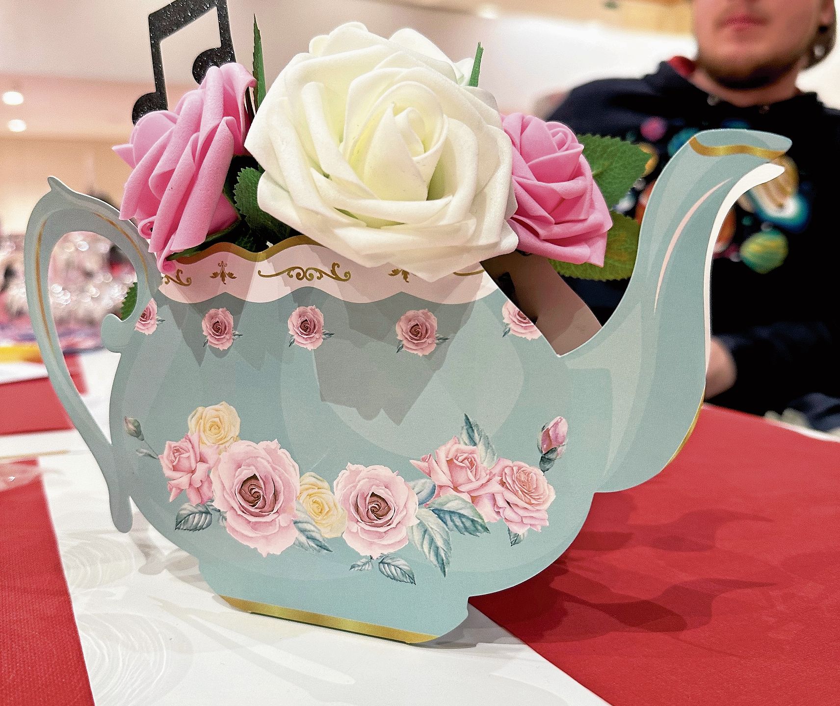 Very British gilt auch für die Tischdekoration. Very British gilt auch für die Tischdekoration.