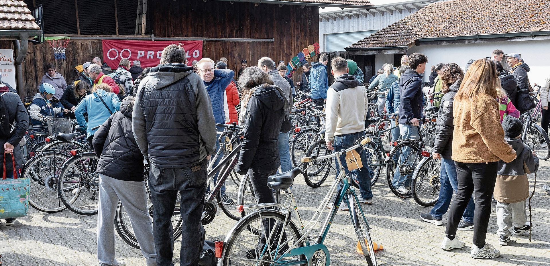 Der Platz leerte sich zügig.