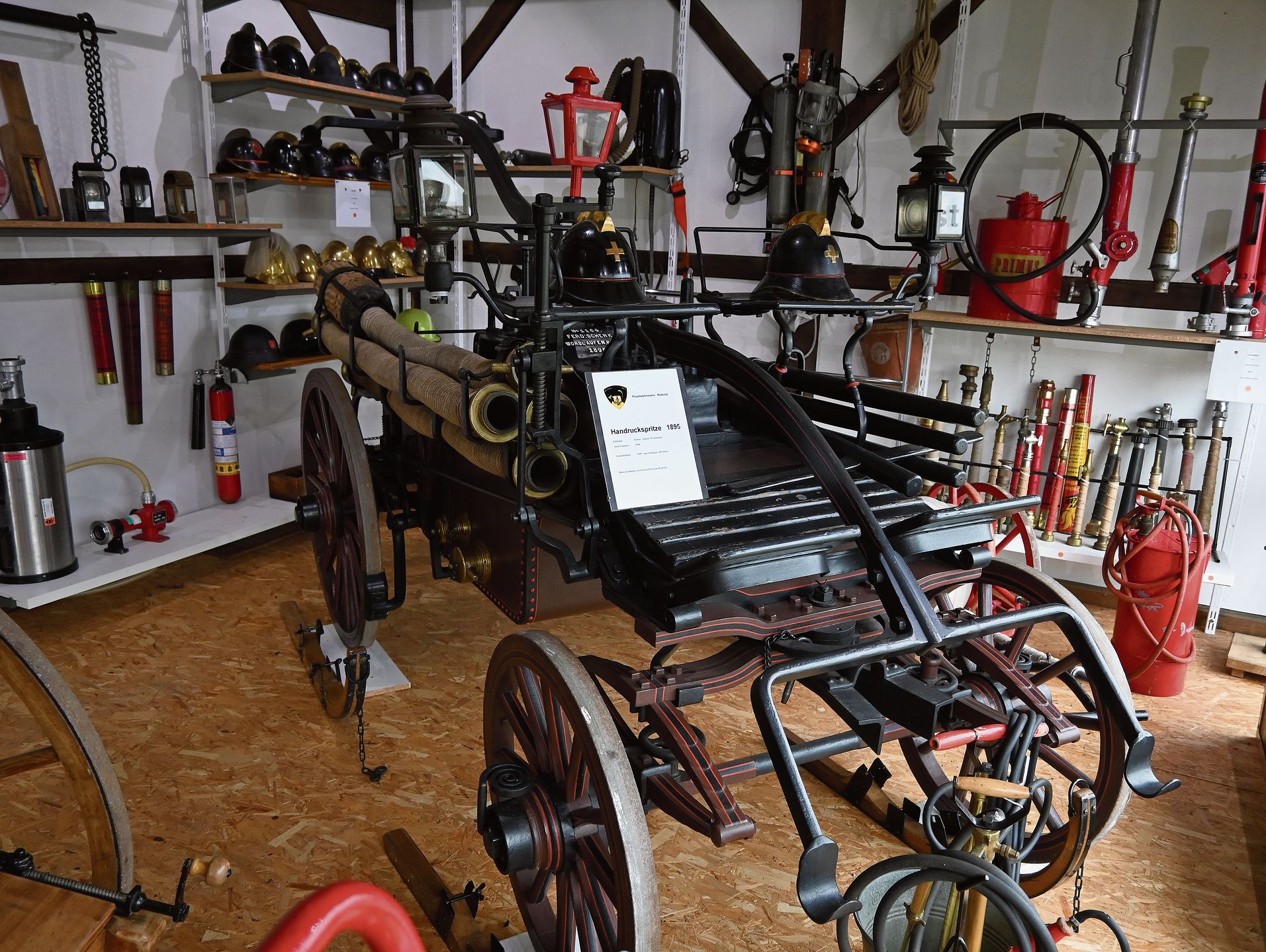 Die alte Handdruckspritze von 1895 wurde fachmännisch instandgestellt.Bild: Thomas Fürst Die alte Handdruckspritze von 1895 wurde fachmännisch instandgestellt.Bild: Thomas Fürst