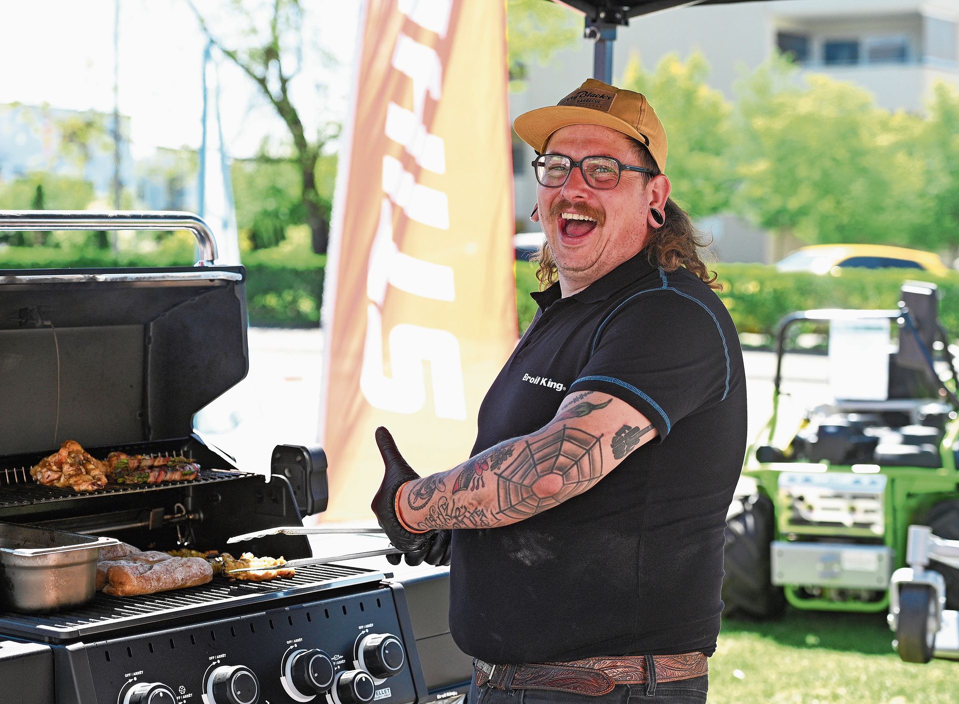Dass Grillieren eine wahre Freude ist, war am Stand von «Broil King» bei der Heggli Eisenwaren AG nicht zu übersehen.Bilder: Manuel Arnold