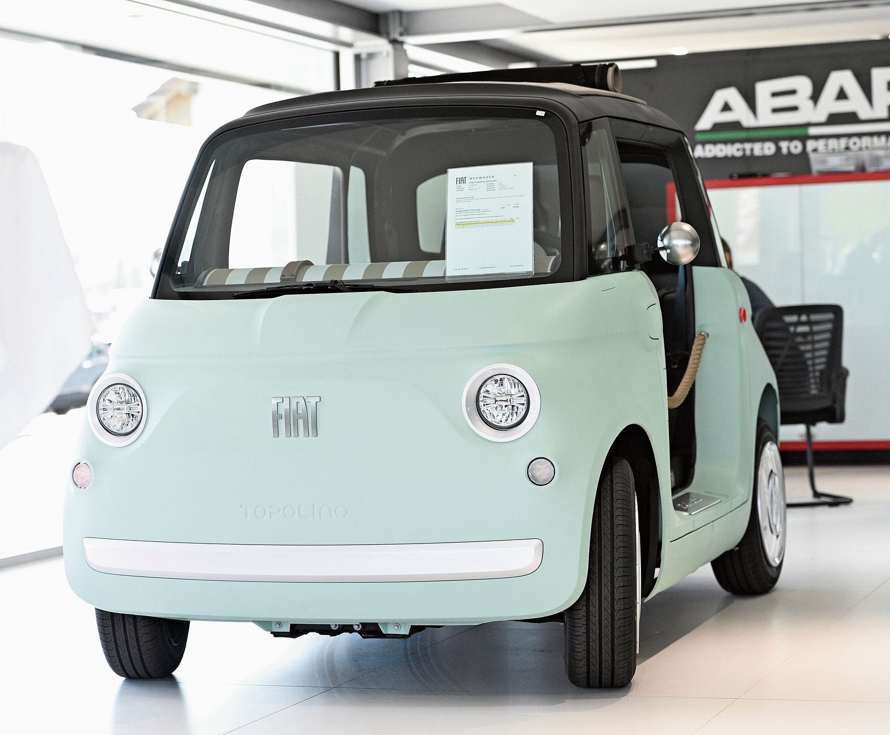 Fast zu süss, um wahr zu sein: Der Fiat Topolino im Showroom der Garage Tornisello.