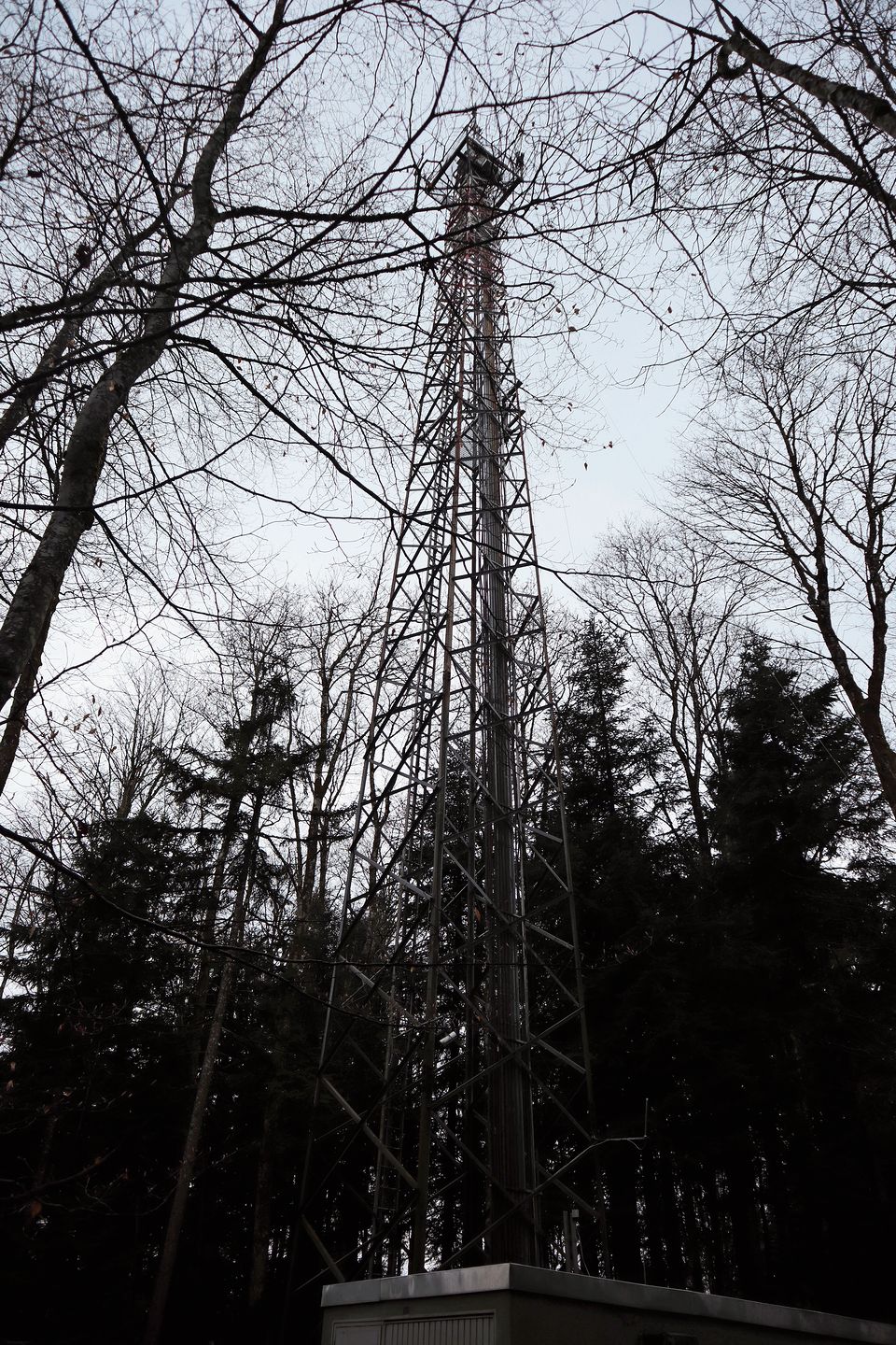 Der Antennenturm auf der Hochwacht. Der Antennenturm auf der Hochwacht.