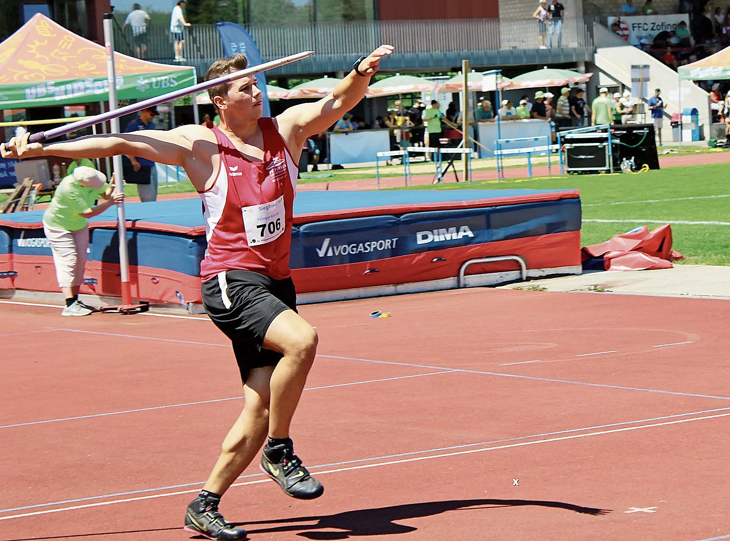 Kim Flükiger warf den Speer auf 64,44 Meter und belegte damit Rang 6.