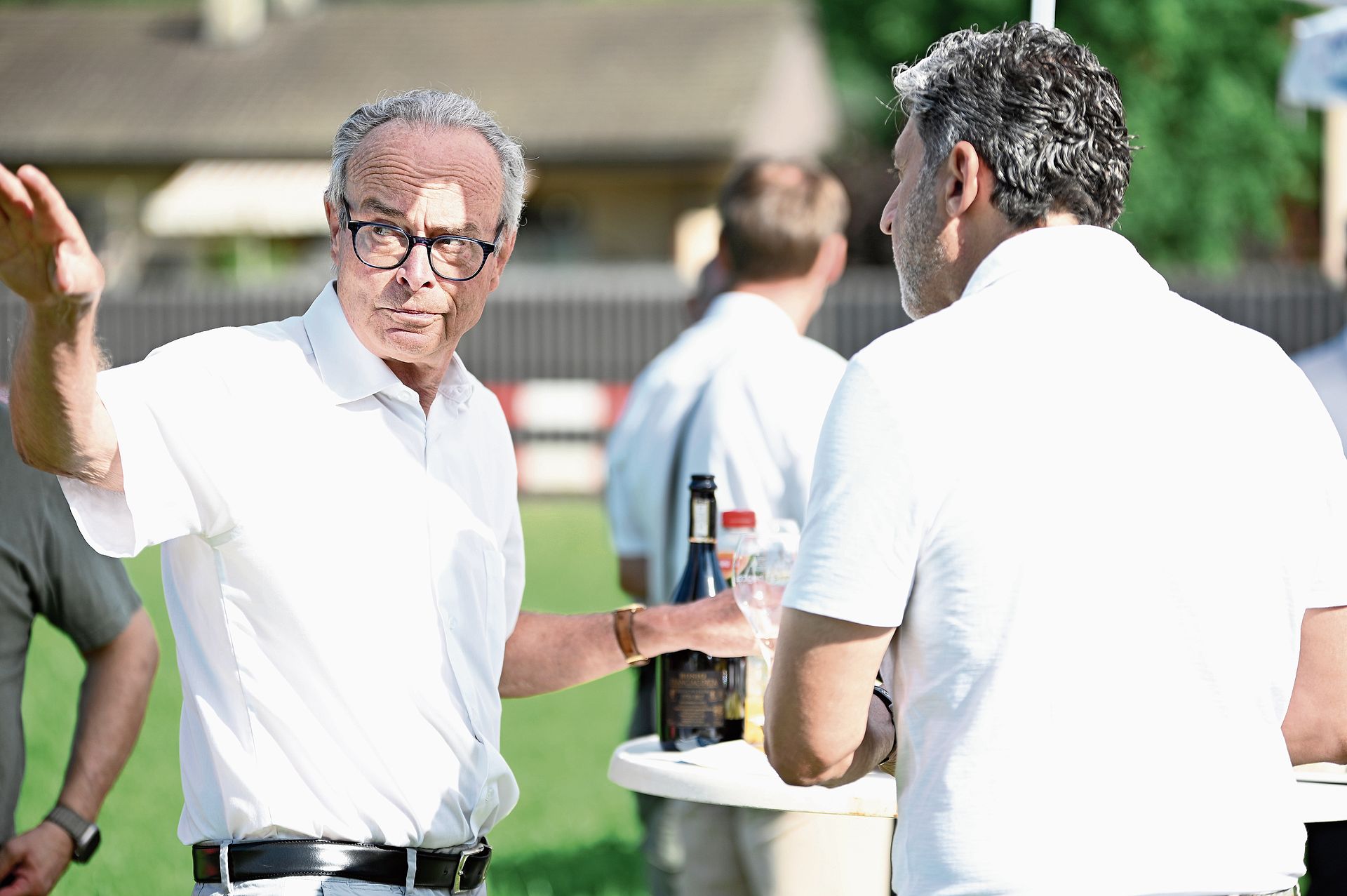 Roland Hallwyler, VRP der Gebrüder Hallwyler AG (links), im Gespräch mit Salvatore Schirinzi, Geschäftsleiter der hegibau ag. Roland Hallwyler, VRP der Gebrüder Hallwyler AG (links), im Gespräch mit Salvatore Schirinzi, Geschäftsleiter der hegibau ag.