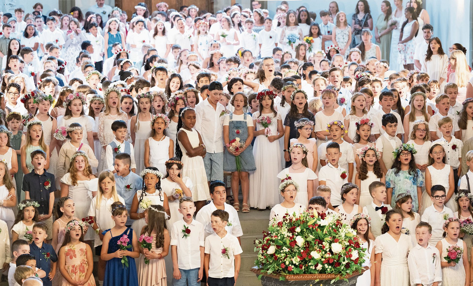 Hunderte Kinder singen aus vollen Kehlen an der Morgenfeier des Zofinger Kinderfestes.Bild: ALEX SPICHALE Hunderte Kinder singen aus vollen Kehlen an der Morgenfeier des Zofinger Kinderfestes.Bild: ALEX SPICHALE