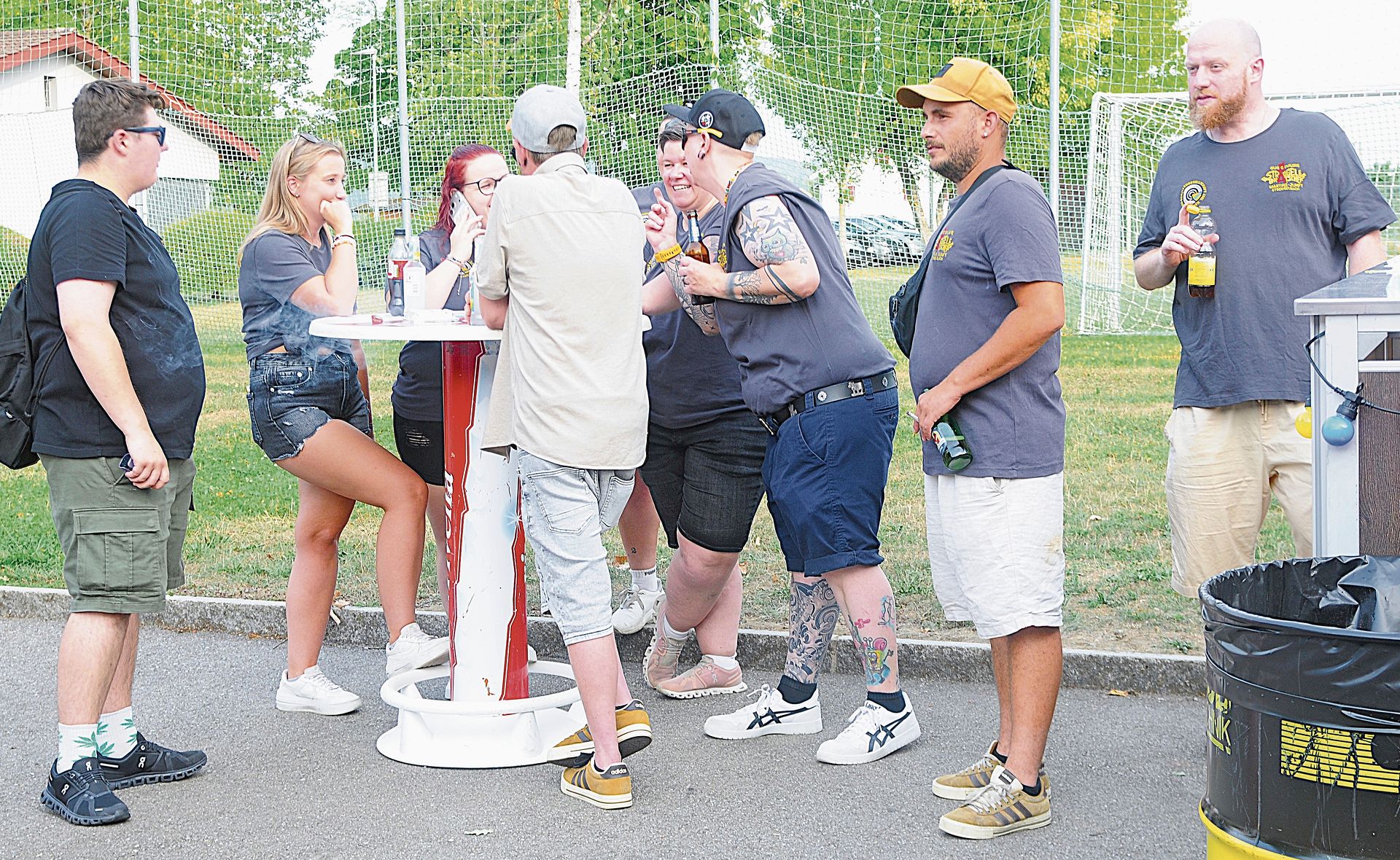 «Sträggelebrätscher» und Schützen: Kleine Pause vor dem grossen Anlass.