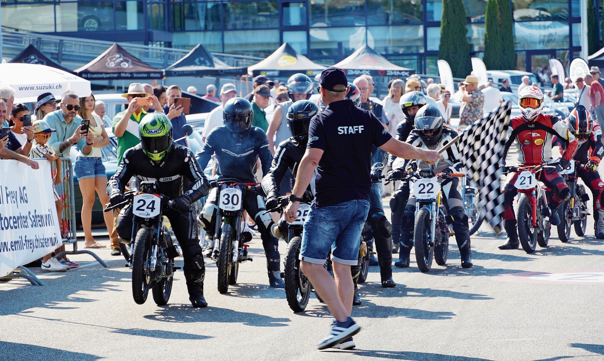 Mofa-Cup brachte einen Hauch von Moto-GP aufs Gelände. Mofa-Cup brachte einen Hauch von Moto-GP aufs Gelände.