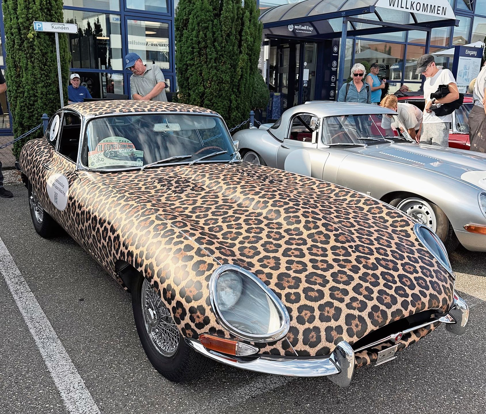 Im Design von 100 Jahre Jaguar und Emil Frey. Im Design von 100 Jahre Jaguar und Emil Frey.