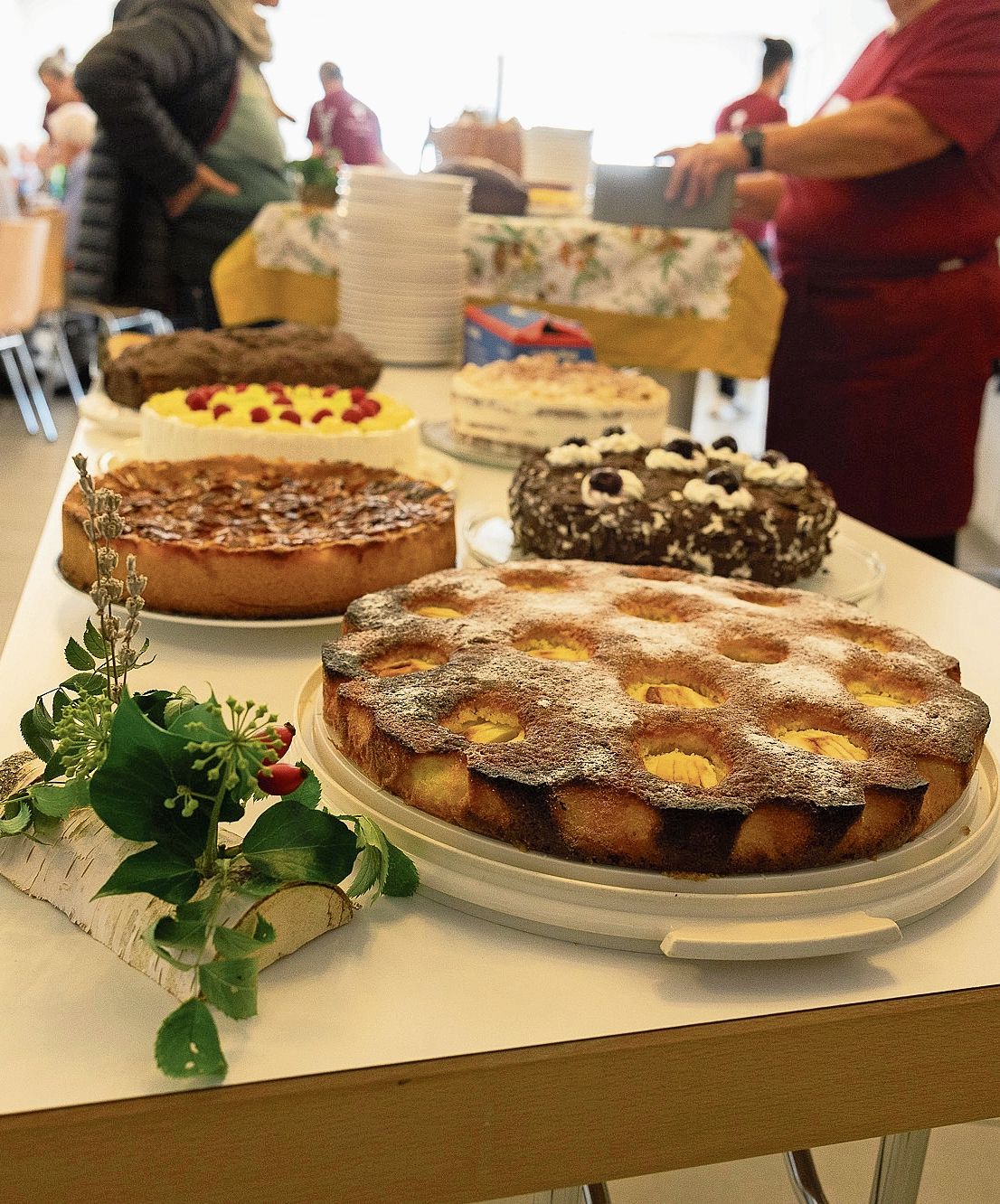 Nach den Pilzen wartete eine grosse Auswahl an hausgemachten Kuchen. Nach den Pilzen wartete eine grosse Auswahl an hausgemachten Kuchen.